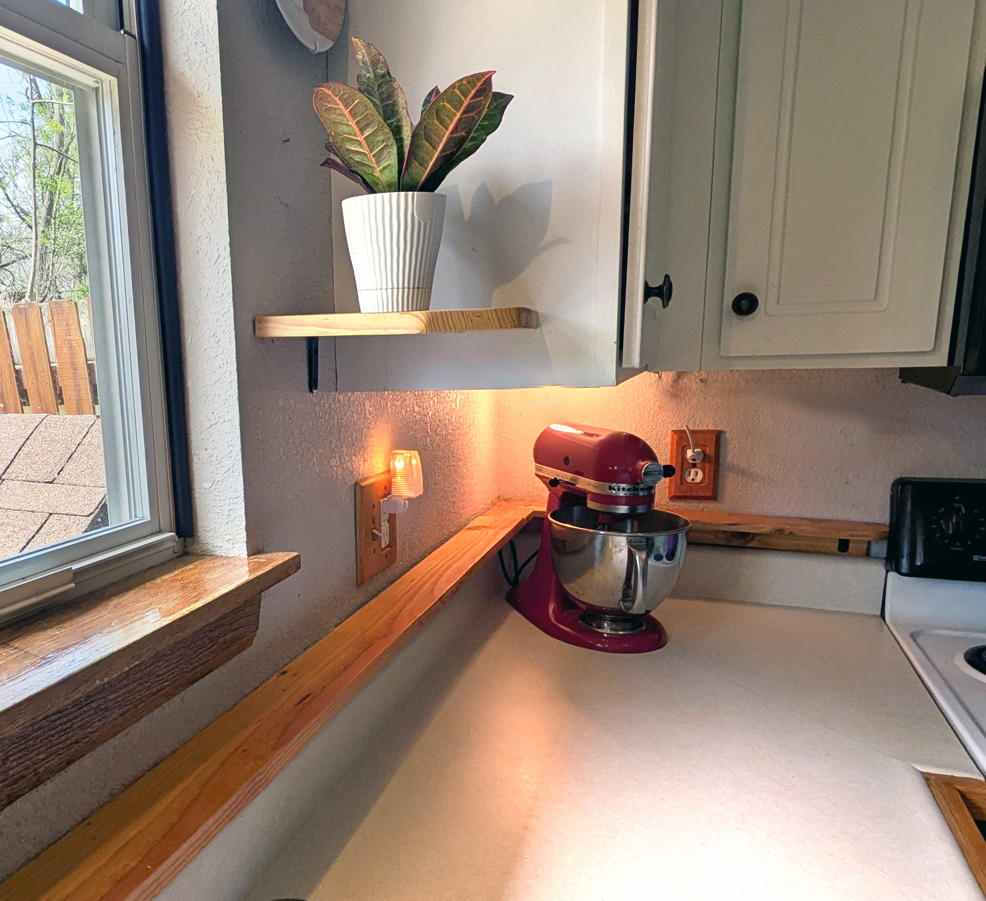 View 3 of Backsplash ledge
